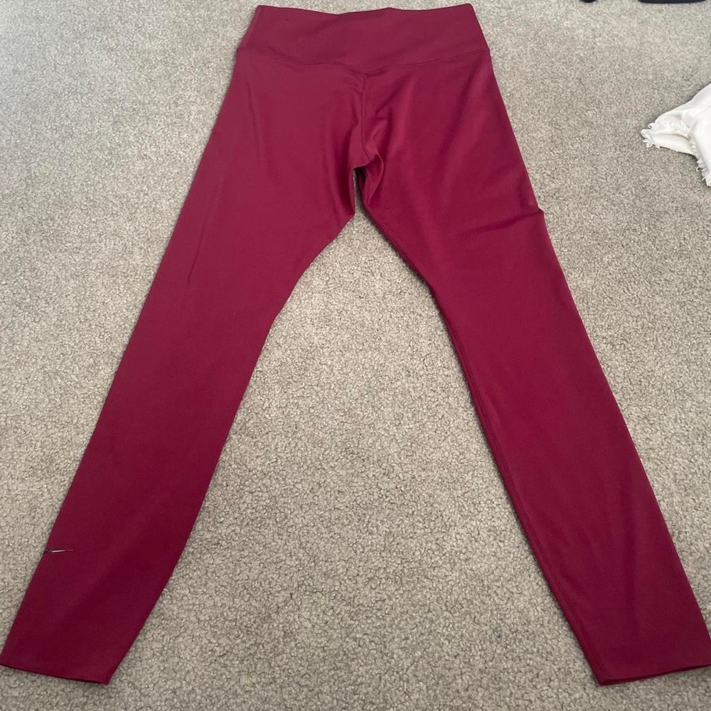 Nike maroon leggings